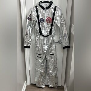 Adult astronaut costume size medium.